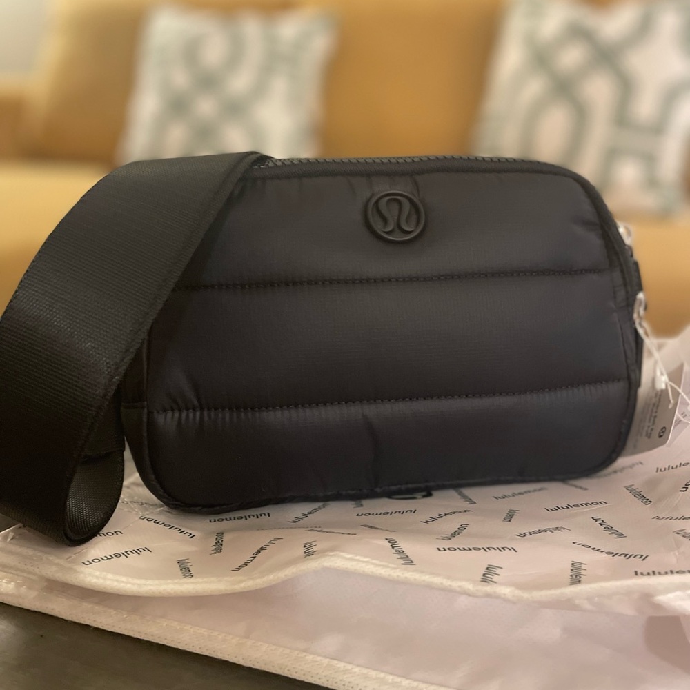 Lululemon Wunder Puff Crossbody Belt bag